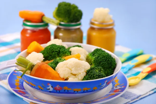 Ångade grönsaker för baby — Stockfoto
