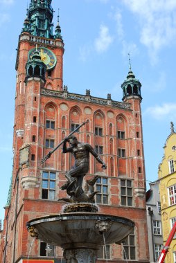 Gdansk'taki Neptün Çeşmesi ( Polonya )