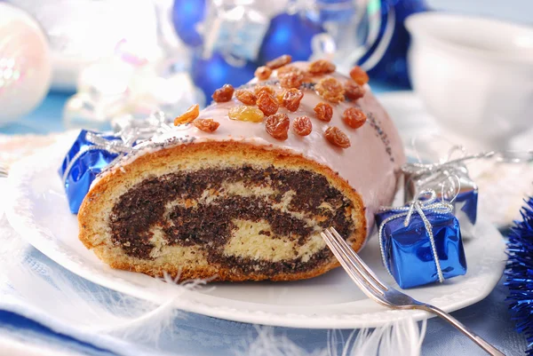 크리스마스에 대 한 견과류와 양 귀 비 케이크 — 스톡 사진