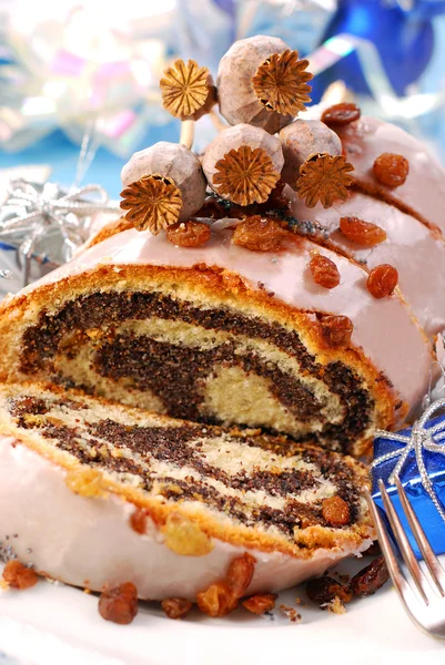 Vallmofrö kaka med nötter till jul — Stockfoto