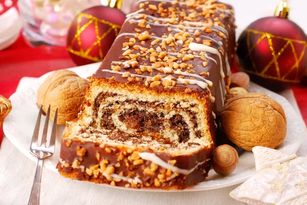 Poppy cake with nuts for christmas — Stock Photo, Image