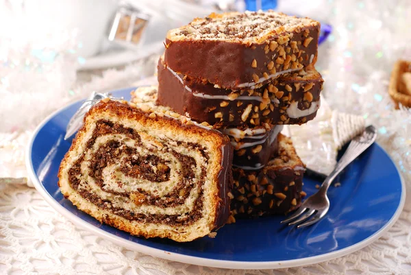 Vánoční makový koláč s ořechy — Stock fotografie