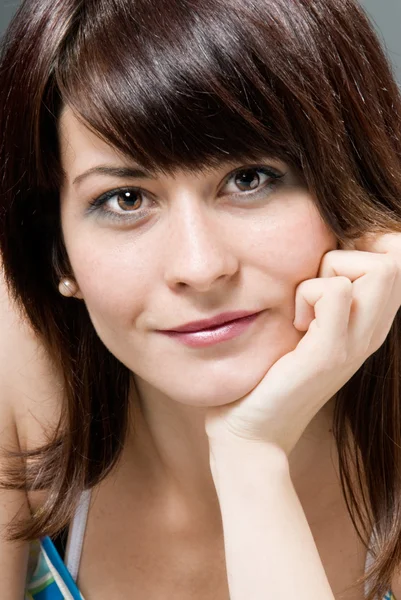 Young female smiling — Stock Photo, Image