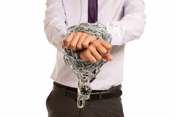 Imprenditore mani legate con catena e lucchetto, simbolo schiavo del lavoro, isolat — Foto Stock