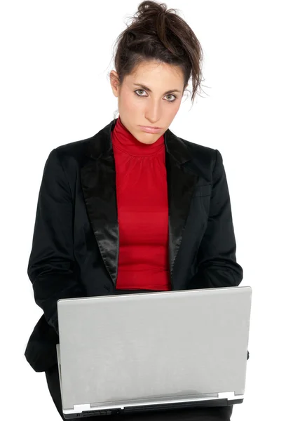 Jeune femme d'affaires fatiguée de l'ordinateur portable isolé sur fond blanc — Photo