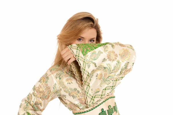 Arab mladá žena skrytá tvář izolované na bílém pozadí. — Stock fotografie