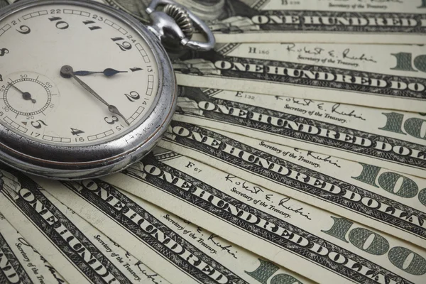 Zak horloge op ons valuta — Stockfoto