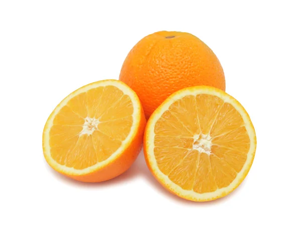 Апельсины, изолированные — стоковое фото