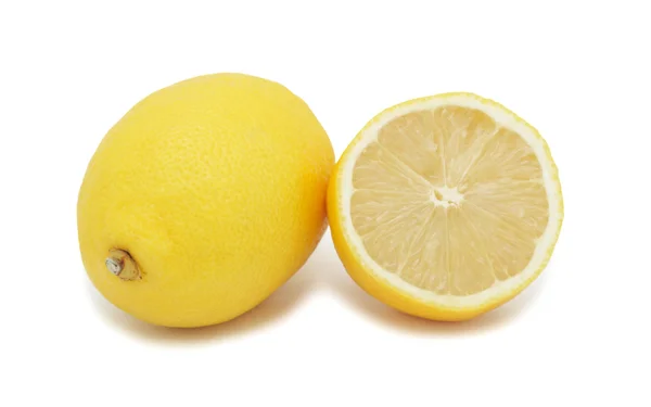Свежие лимоны, изолированные — стоковое фото