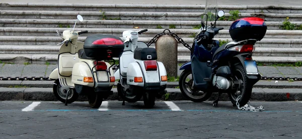 3 scooters — Fotografia de Stock