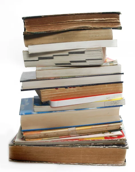 Ein Stapel alter und moderner Bücher — Stockfoto