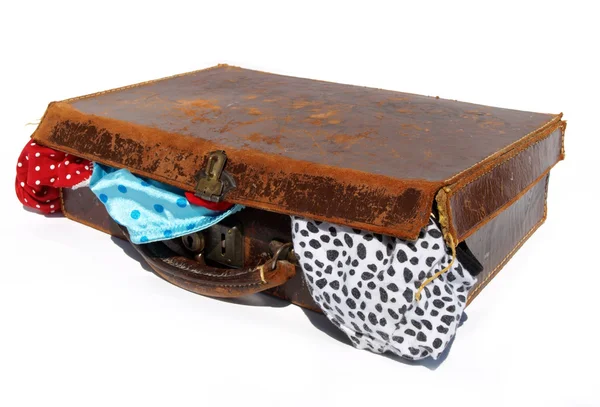 Старий коричневий шкіряний чемодан — стокове фото