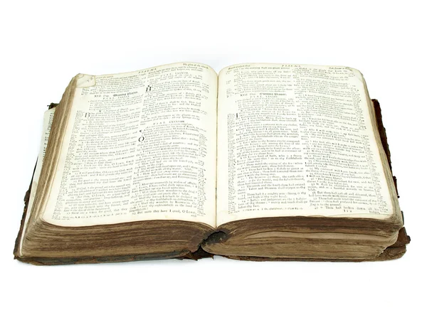 Grote vintage open Bijbel geïsoleerd agains — Stockfoto