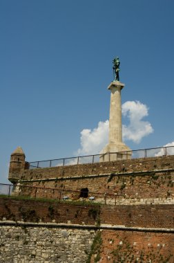 Belgrad - kale içinde bir anıt