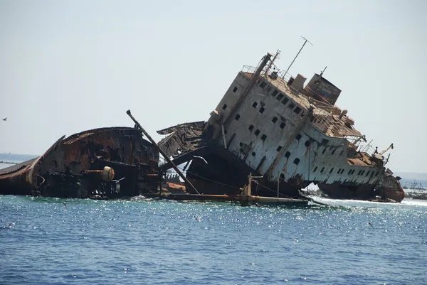 Кораблекрушение российского корабля — стоковое фото