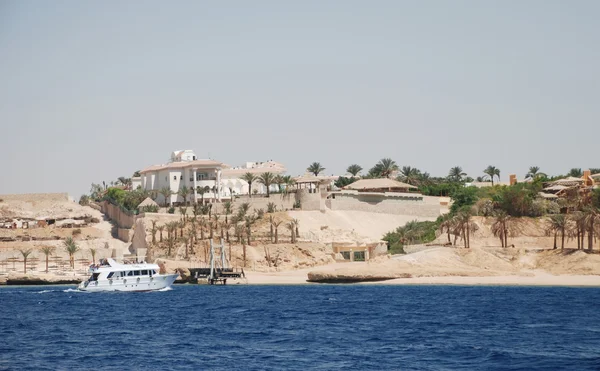Hotel at coast of the red sea. — Stock Photo, Image