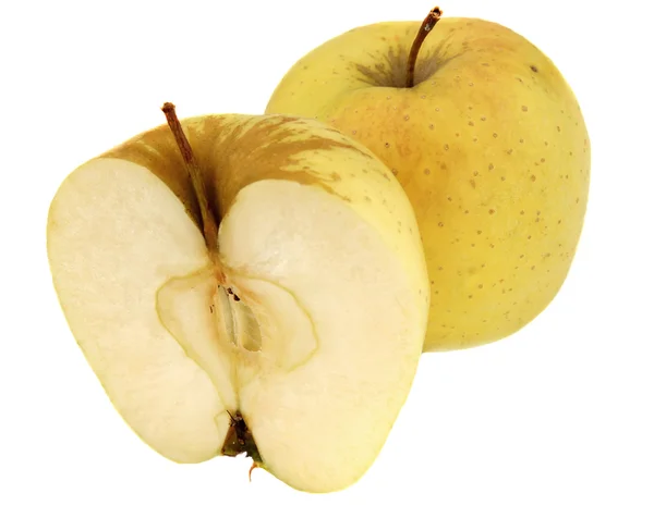 Желтые яблоки на белом фоне — стоковое фото