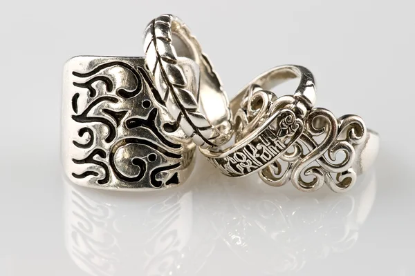 Stříbrné prsteny — Stock fotografie