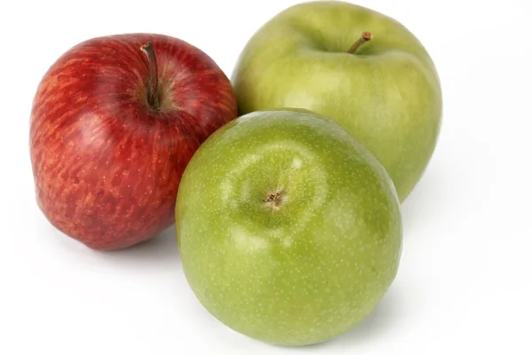 Tři jablka, zelené a červené — Stock fotografie
