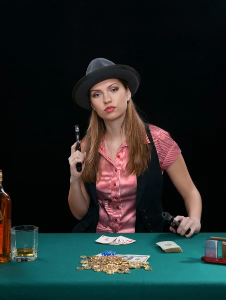카드, 돈, 2 개의 권총 — 스톡 사진