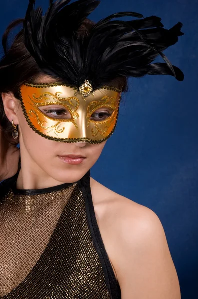 Het meisje in een masker — Stockfoto