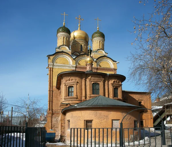 Mosteiro antigo na Rússia . — Fotografia de Stock