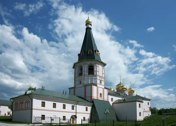 Mosteiro do homem antigo na Rússia . — Fotografia de Stock