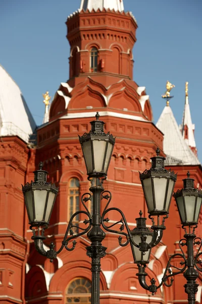 Lantaarn op een Manezhnaya plein in Moskou — Stockfoto