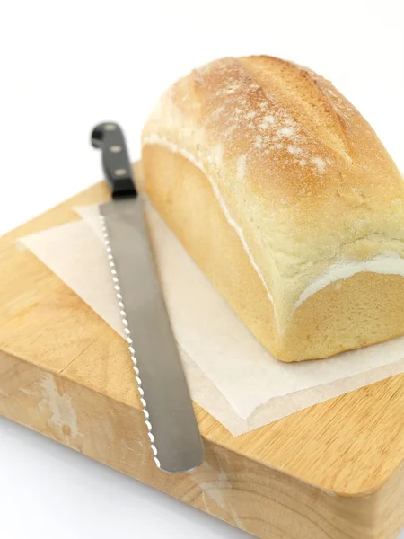 Буханка свежего хлеба — стоковое фото