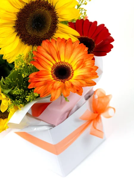 Basket Of Flowers — Stock Photo, Image