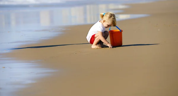 可爱沙滩女孩 — 图库照片