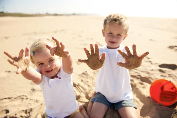 Písečná pláž děti — Stock fotografie
