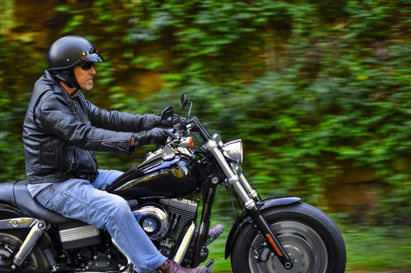 У мотоциклиста есть свобода. — стоковое фото