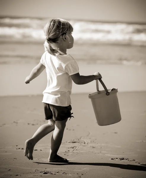 Linda menina da praia — Fotografia de Stock