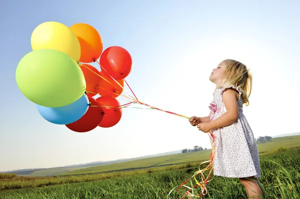 Färgglad ballong girl — Stockfoto