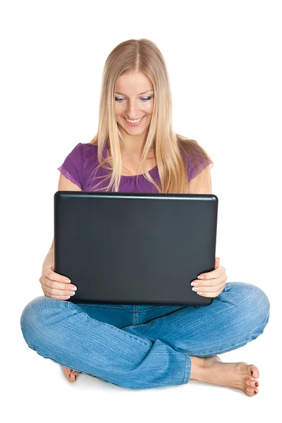 Femme sur le sol avec ordinateur portable — Photo