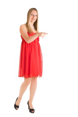 Kırmızı elbiseli Beyaz sarışın kadın