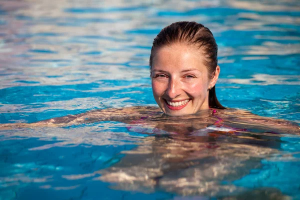 stock image Beautiful natural woman in pool