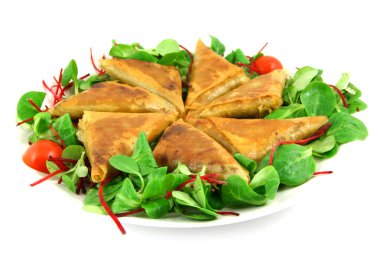 bir tabakta samosas