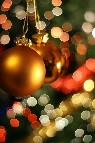 Χριστούγεννα χρυσή μπάλα — Φωτογραφία Αρχείου