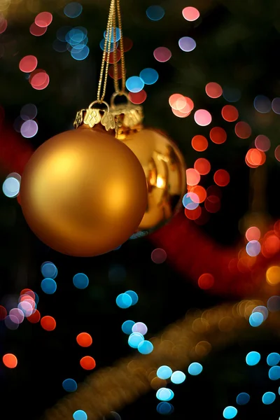 Bolas de oro de Navidad — Foto de Stock