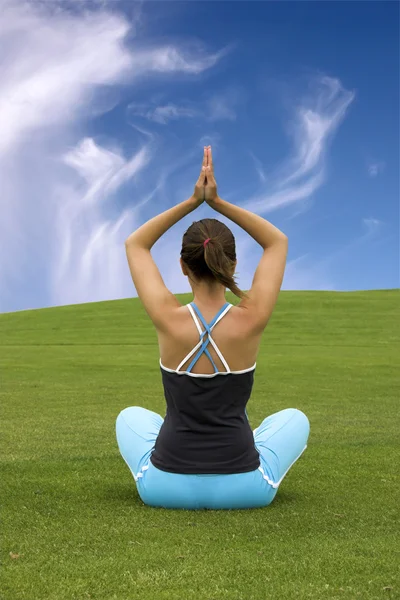 Maken van yoga — Stockfoto