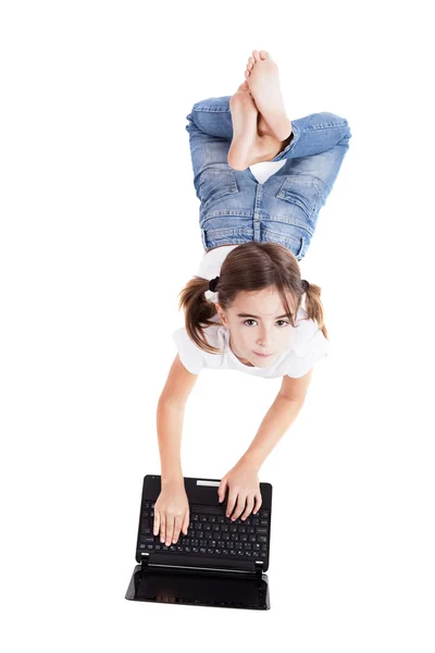 Student meisje met een laptop — Stockfoto