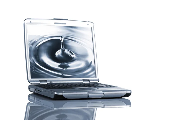 Öppna Laptop Ett Skrivbord Med Relfection Med Bild Vattendroppe Displayen — Stockfoto
