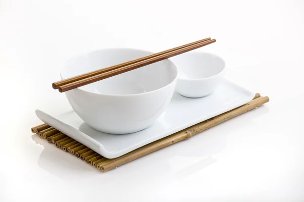 Азіатський Блюдо Пластини Ізольовані Над Білим Тлом — стокове фото