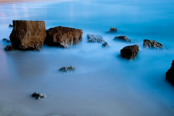 Foto Paesaggistica Rocce Sulla Spiaggia — Foto Stock