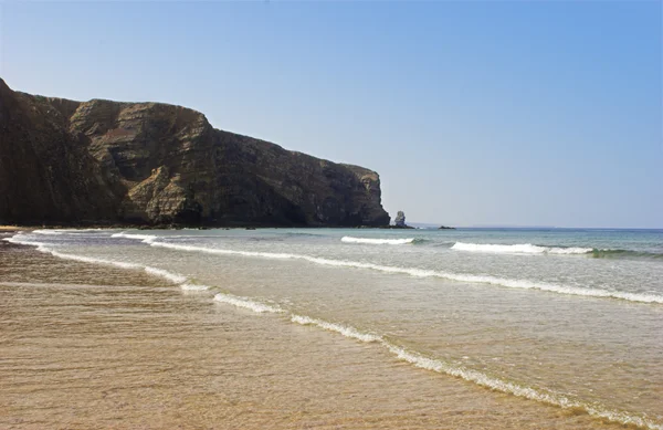 Krásná Modrá Pláž Kamením Tyrkysové Vody — Stock fotografie