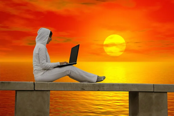 Working at the sunset — Stock Photo, Image