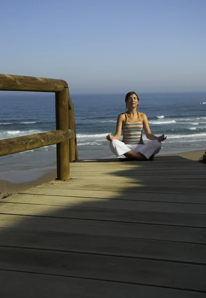 Ejercicios yoga —  Fotos de Stock