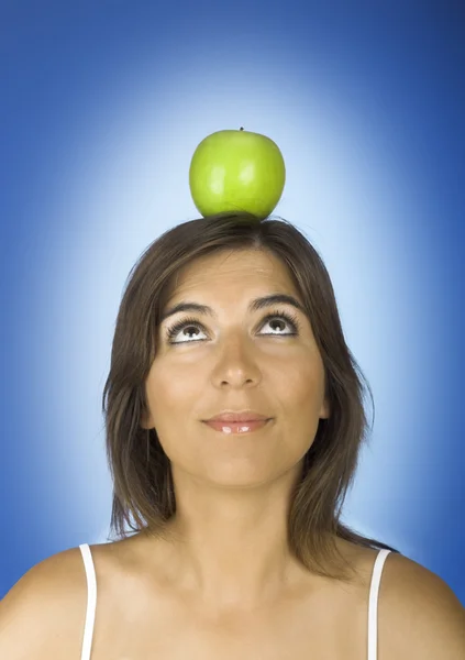 Jabłko na głowie — Zdjęcie stockowe
